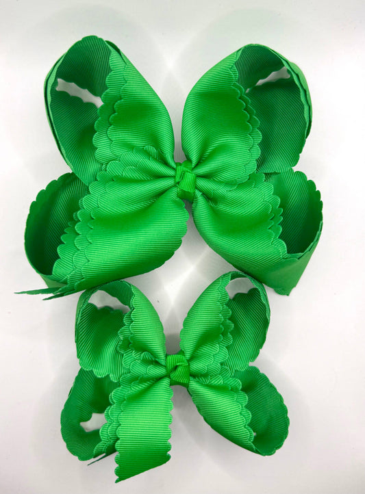 Green Scallop Bow